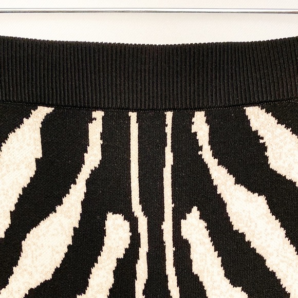 Ronny Kobo Caden Zebra Print Pencil Skirt in size Large NWT - Picture 6 of 10